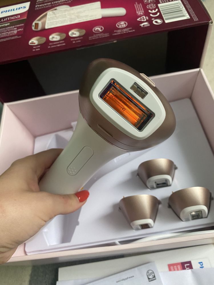 Фотоепилатор Philips Lumea Prestige