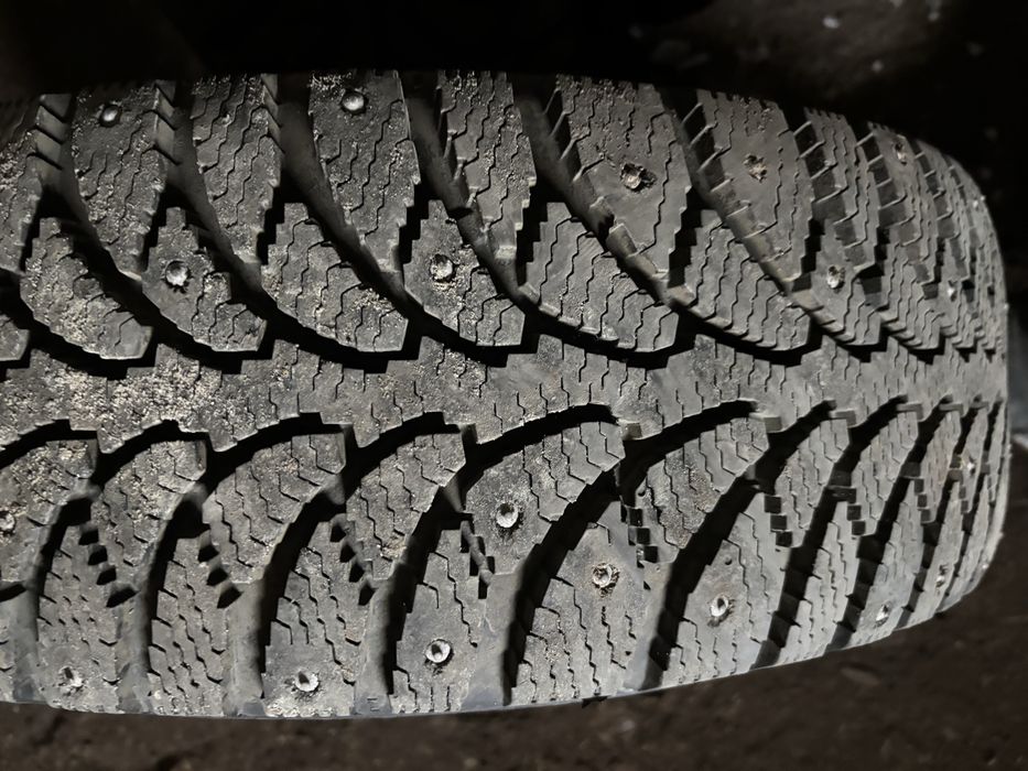 Продам зимнюю резину с дисками 4 шт