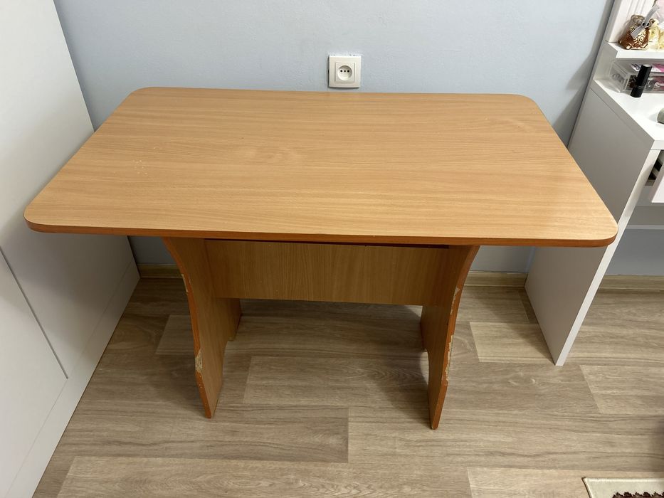 Кухонный    стол