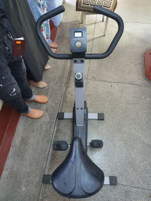 Vând bicicleta Fitness-Hanseatic Sportline
