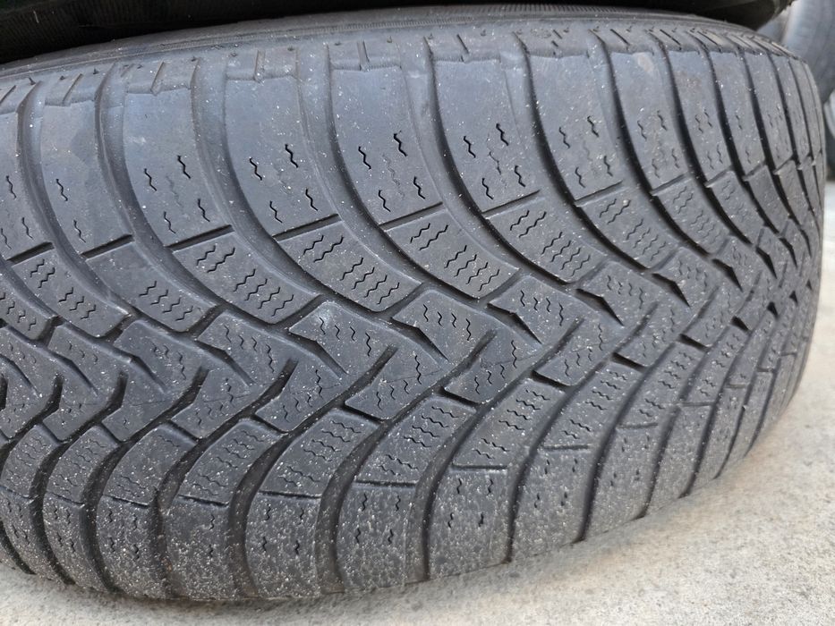 2бр Зимни гуми 235 60 17 - Falken