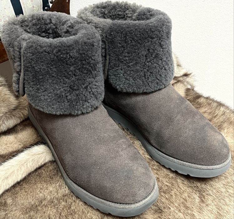 UGG 'Amie', grey, classic slim boots