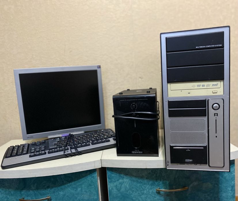Компютер, монитор, колонка