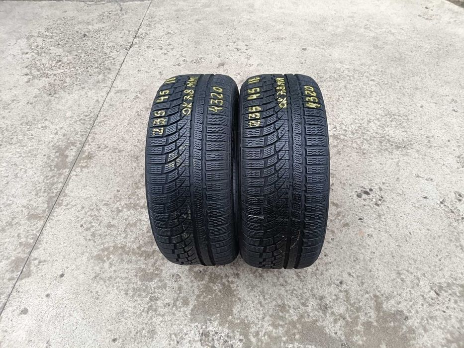 Doua anvelope de iarna 235 45 18 nokian WRa4 profil 8 mm 2020
