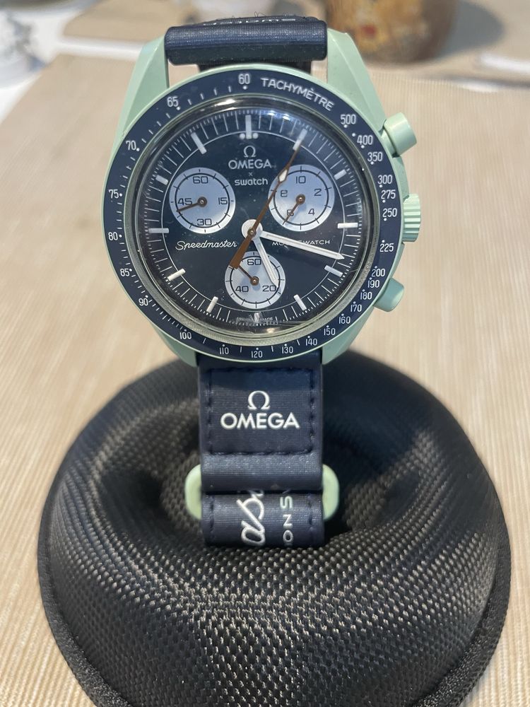 Продавам часовник омега суоч  оргинален.