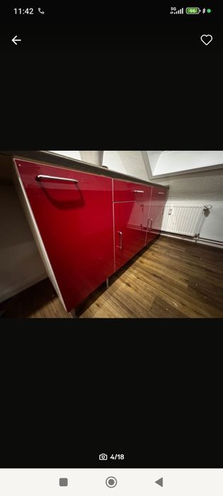 Mobilă de bucătărie cu frigider și araz cu plită electrică