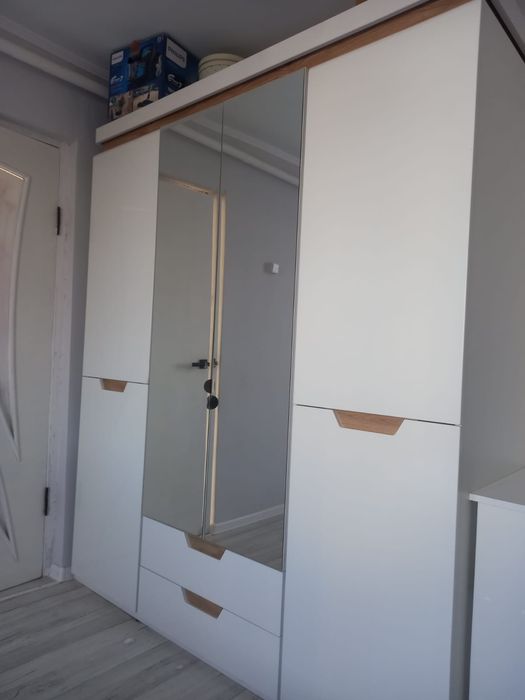 Продам спальный гарнитур