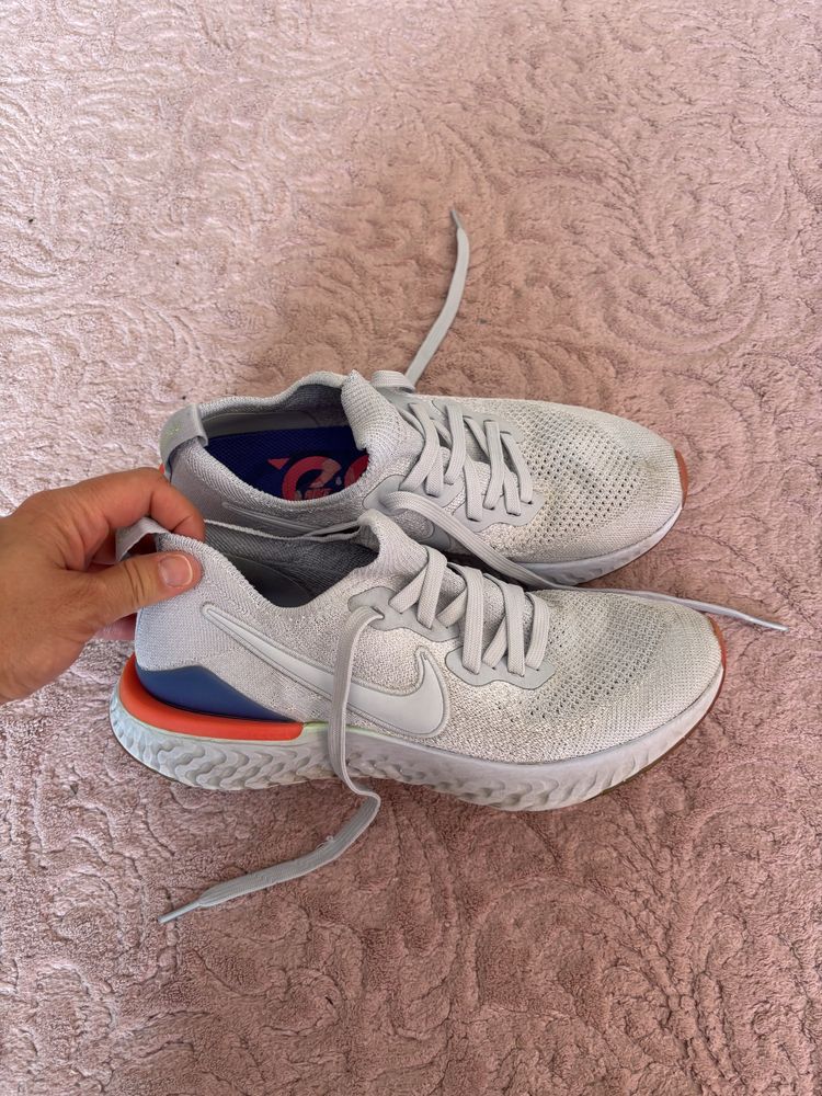 Nike react номер 39
