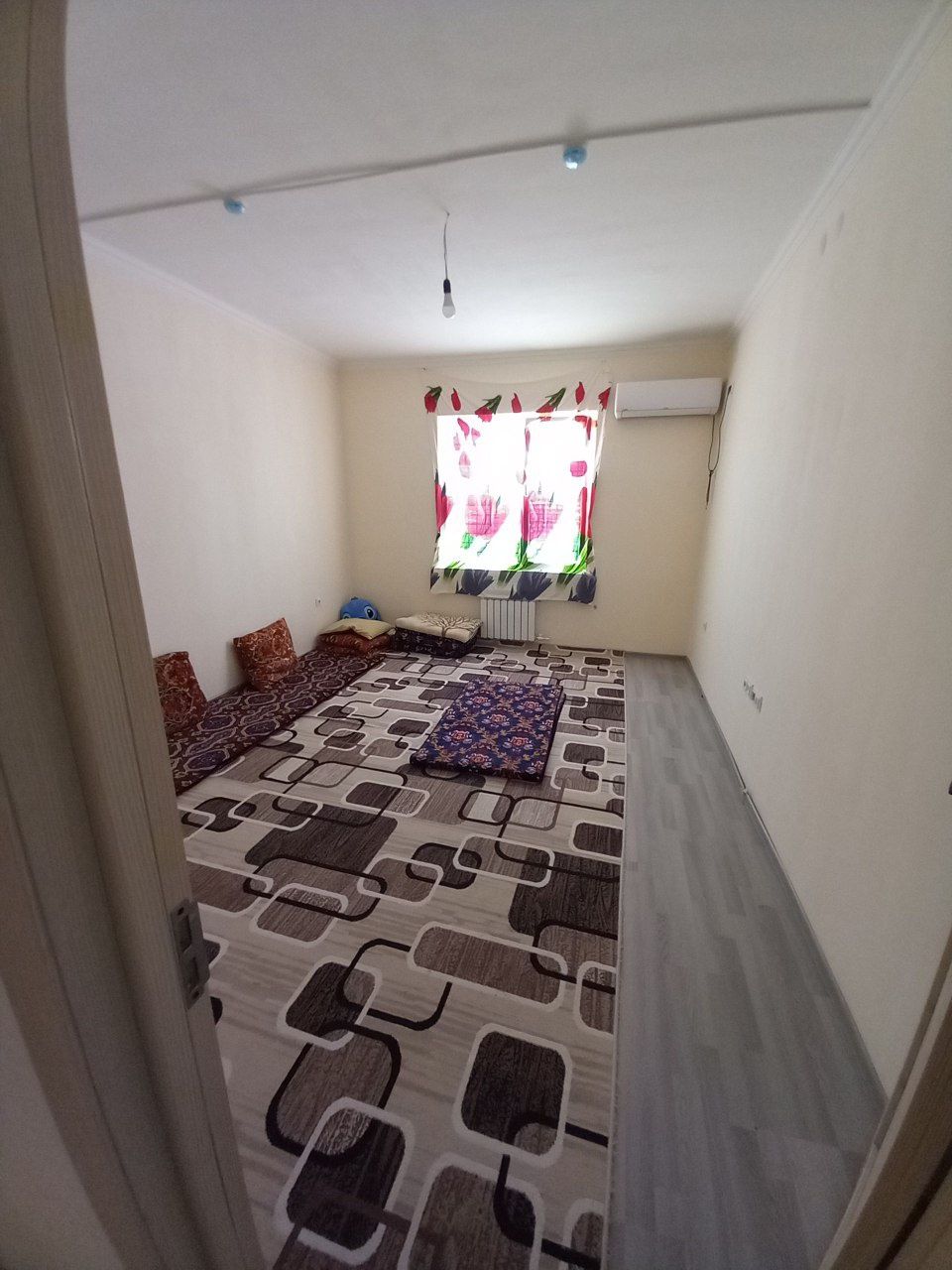 Motrid 2 etajda 3 xonali sotiladi