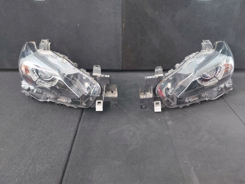 Фарове Mazda Cx-3 2016 LED