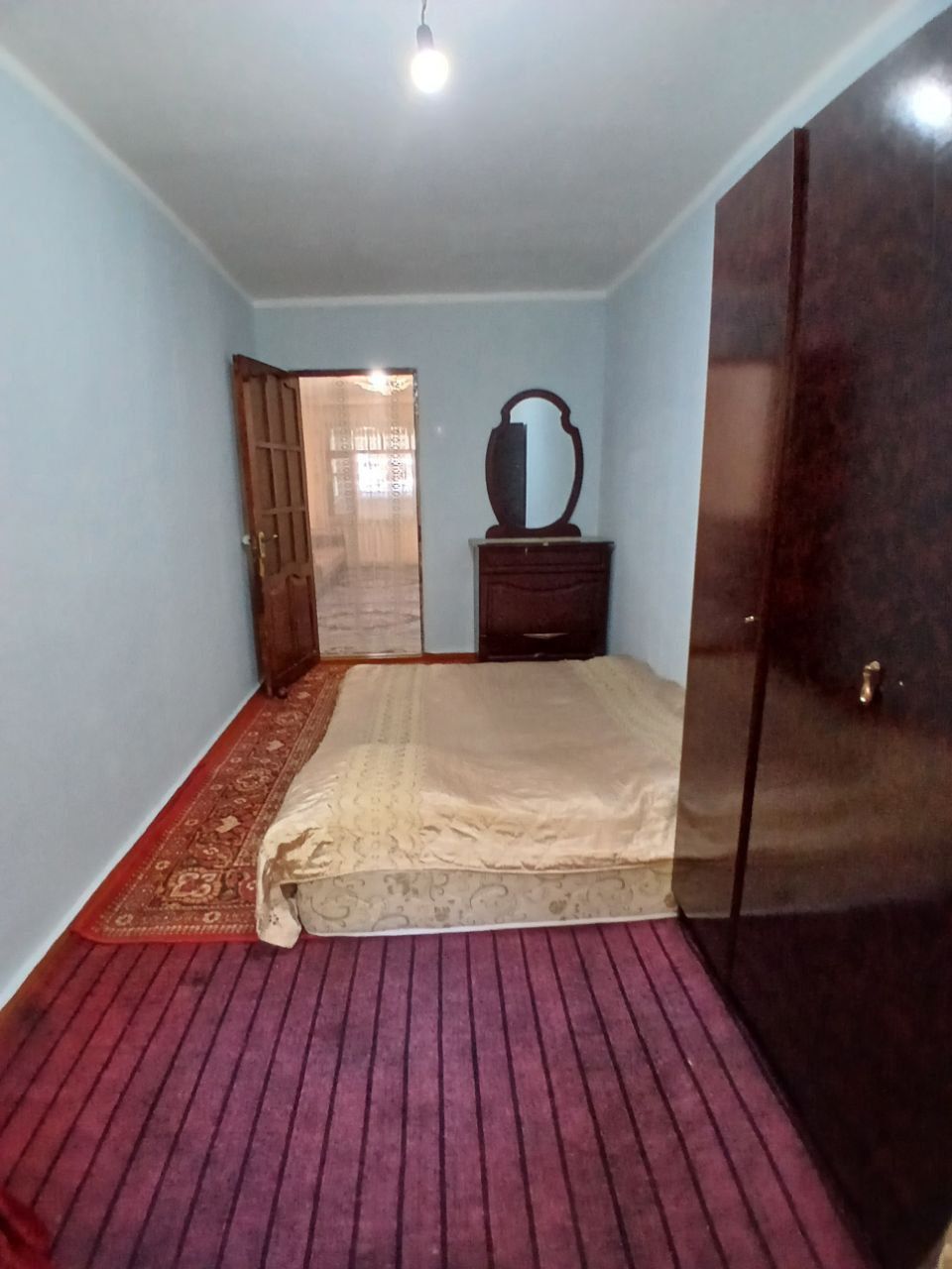 Продаётся 2 ком квартира кирпичный дом балкон 2х6  1-этаж