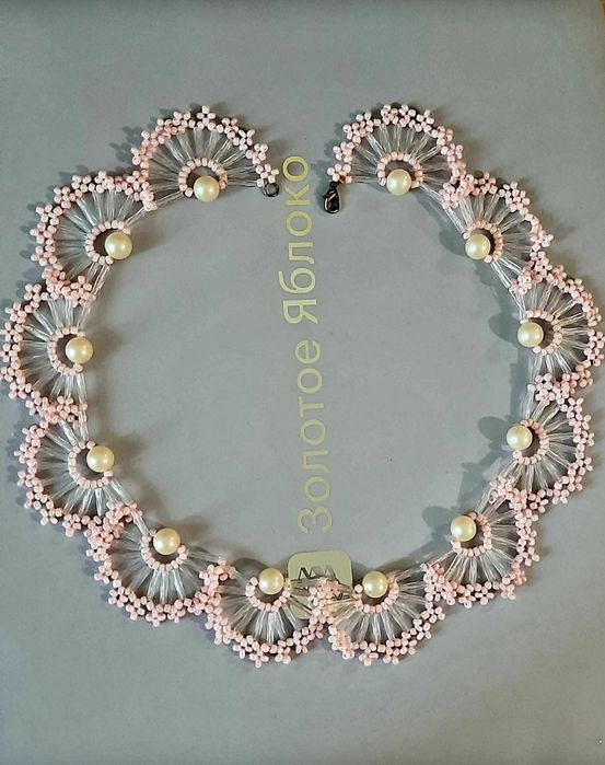 Ожерелье из бисера. Ручная работа. Кружевное. Хвосты павлина. Вееры.