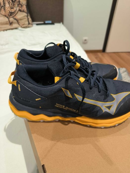 Продавам маратонки Mizuno №43, тъмносини. Топ състояние.