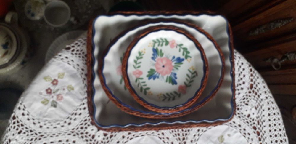 Set de vase in cosulete de nuiele impletite