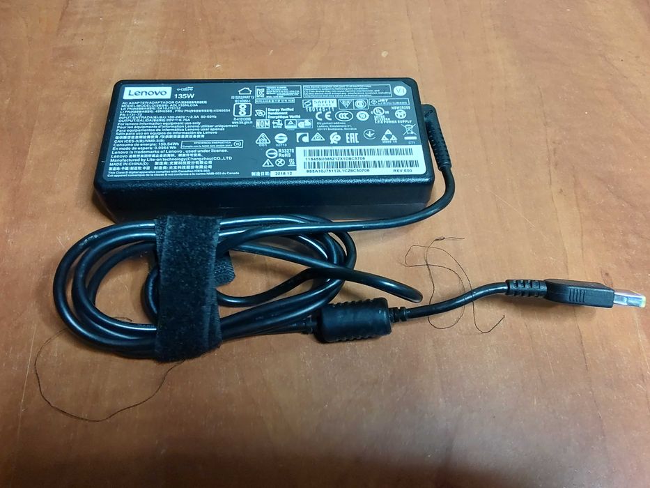 Incarcator laptop original Lenovo 135W 20V 6.75A mufa USB pin central