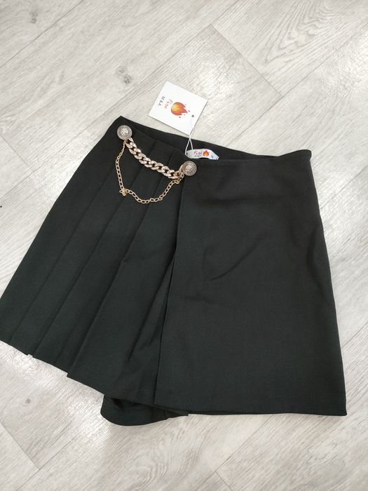 Продам новые шорты- юбку