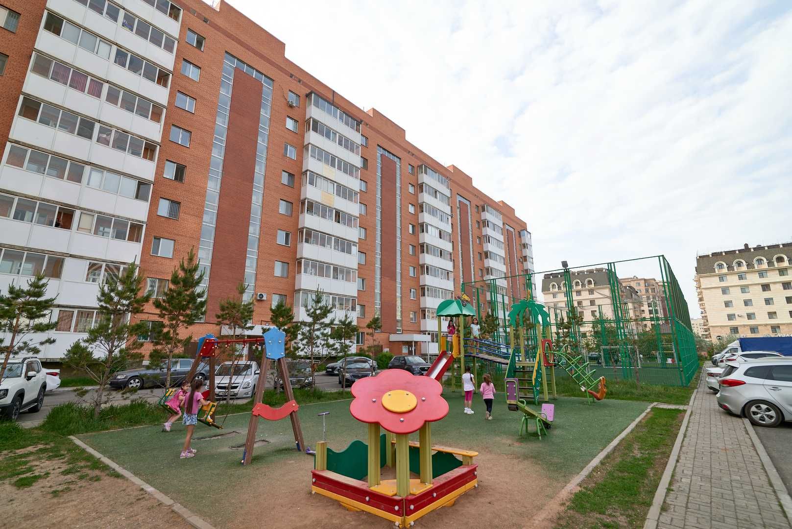 В продаже 2 ком студия в центре левого берега