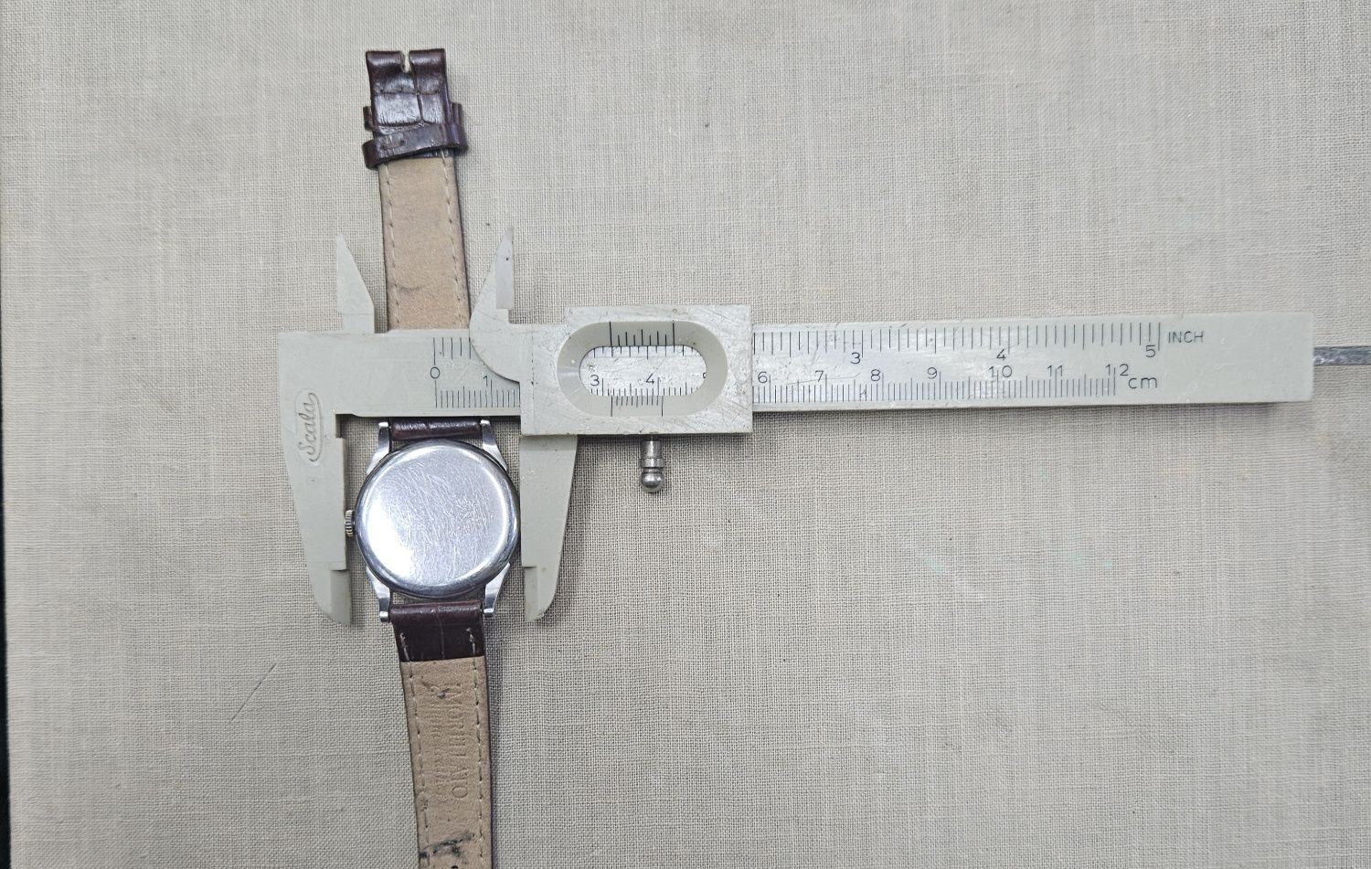Omega ръчен часовник .