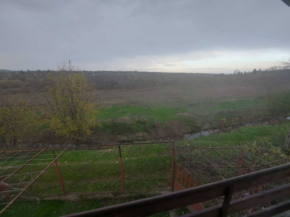 Двуетажна вила с панорама, мест. Кованлъка