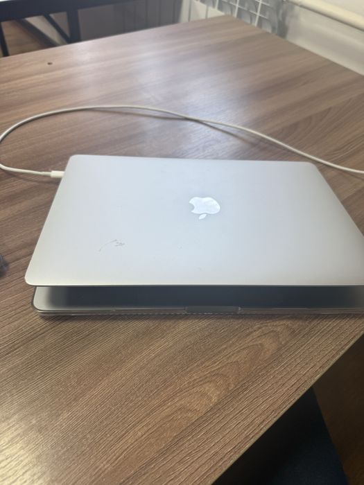 Mac book pro m1 16/256