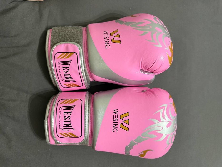 боксёрские перчатки розовые новые