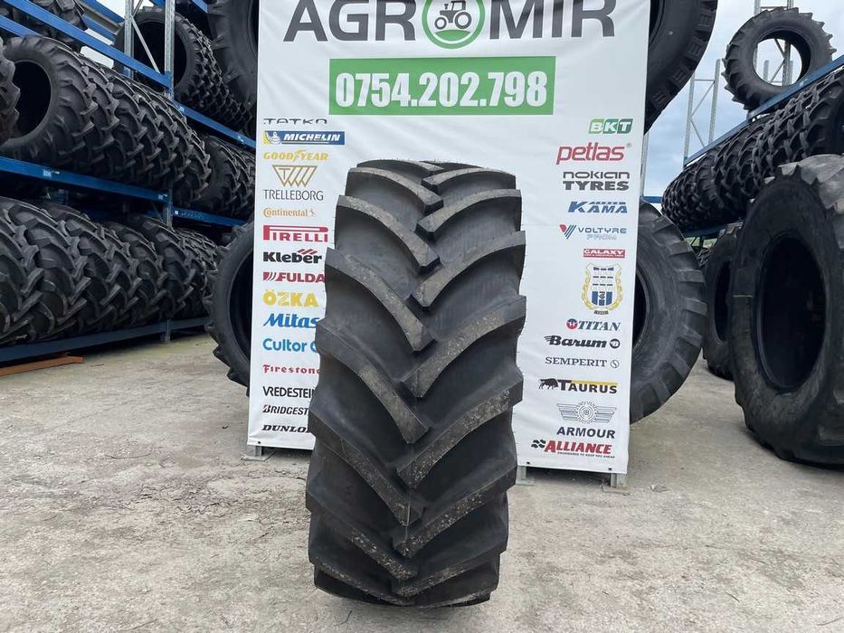 Cauciucuri noi 23.1-26 cu 14 pliuri marca BKT pentru combina