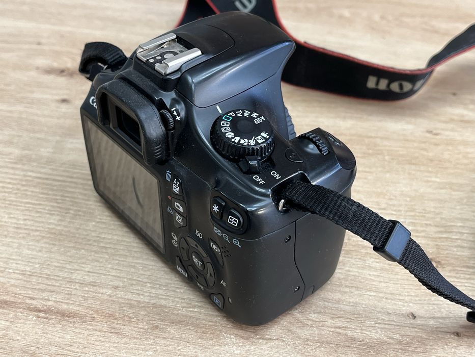 Canon EOS 1100D  + Efs 18 55 + 75 300