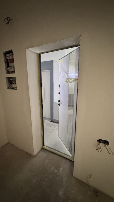 Квартира своя 4 комнаты продаю