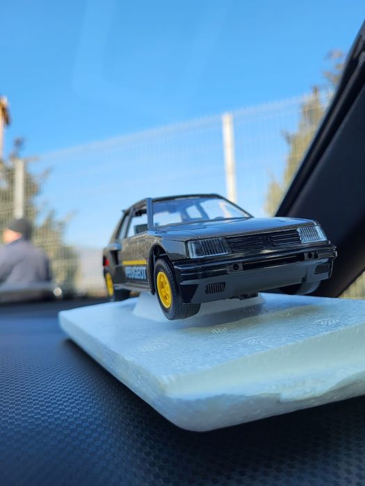 Machetă Peugeot 205 Turbo 16