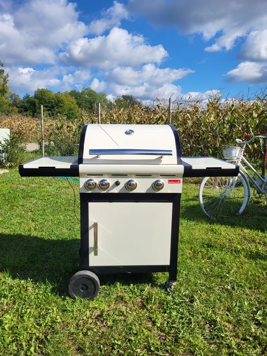 Vând grătar pe gaz barbecook
