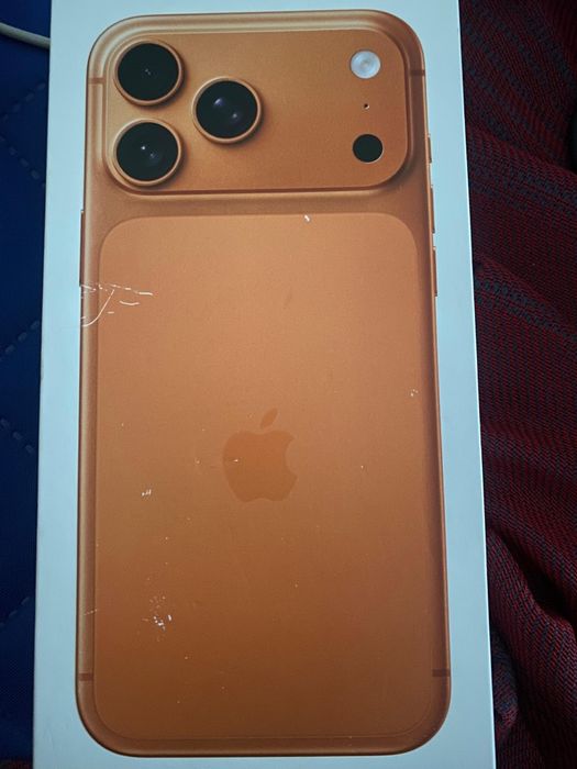 Iphone 17 pro max orange