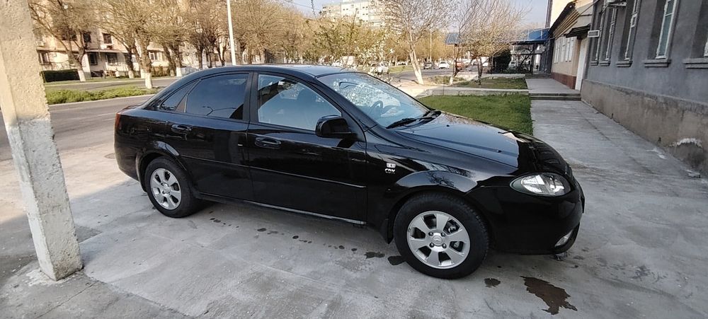 Jentra qora lyuki bor