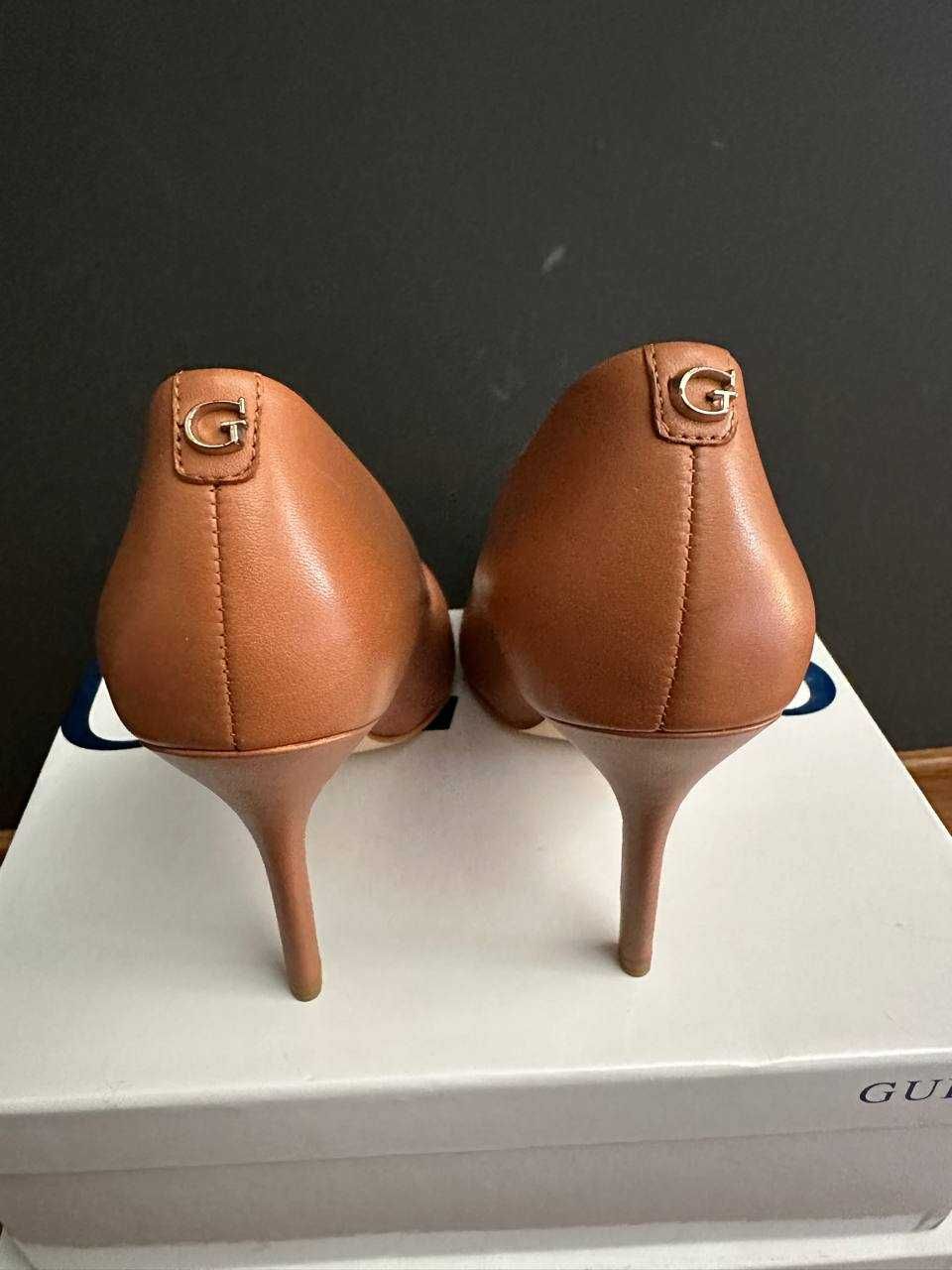 GUESS, нови, официални, дамски обувки от естествена кожа.