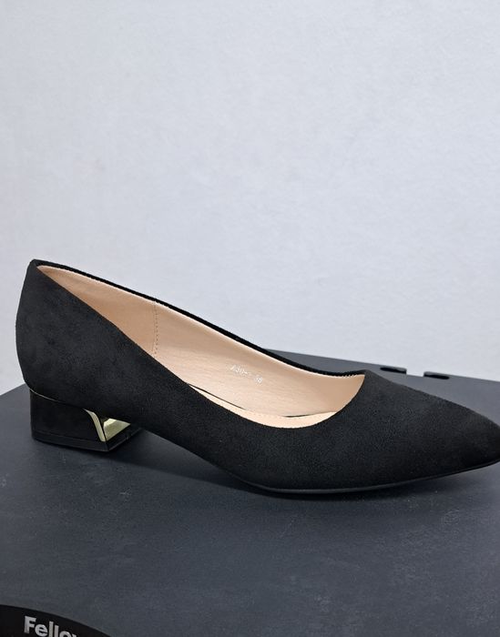 Vând pantofi dama noi