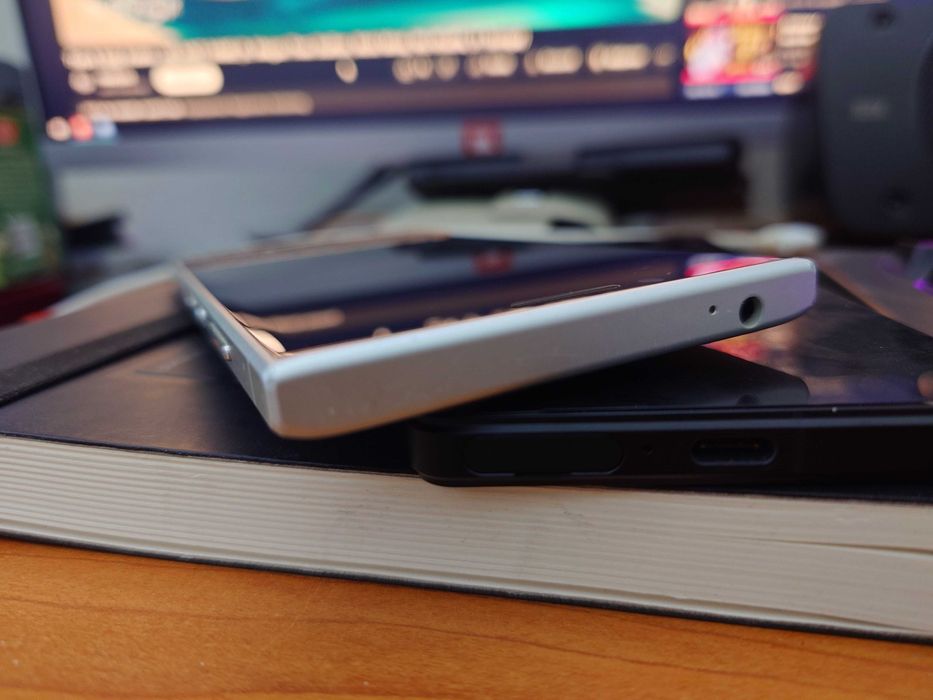 Blackberry key2 silver 64gb 6 ram