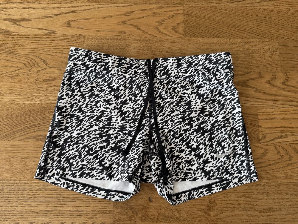 Спортни клинове за фитнес/йога Nike, Guess, Puma