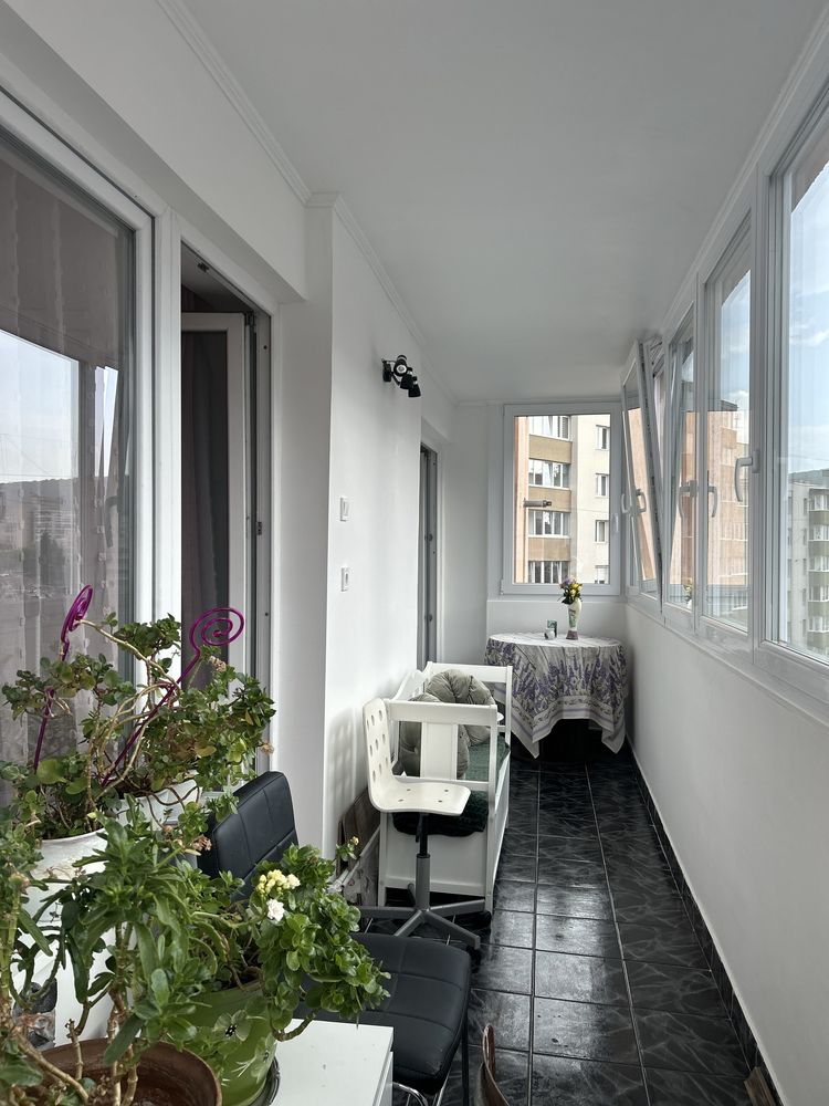 Apartament cu 4 camere în cartier Tudor