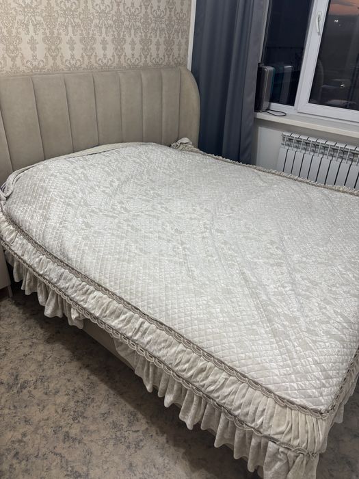 Продается спальный гарнитур