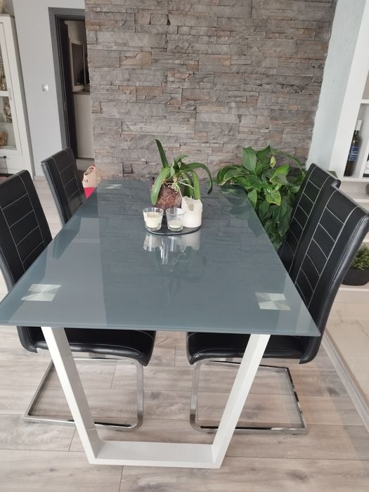 Трапезни столове