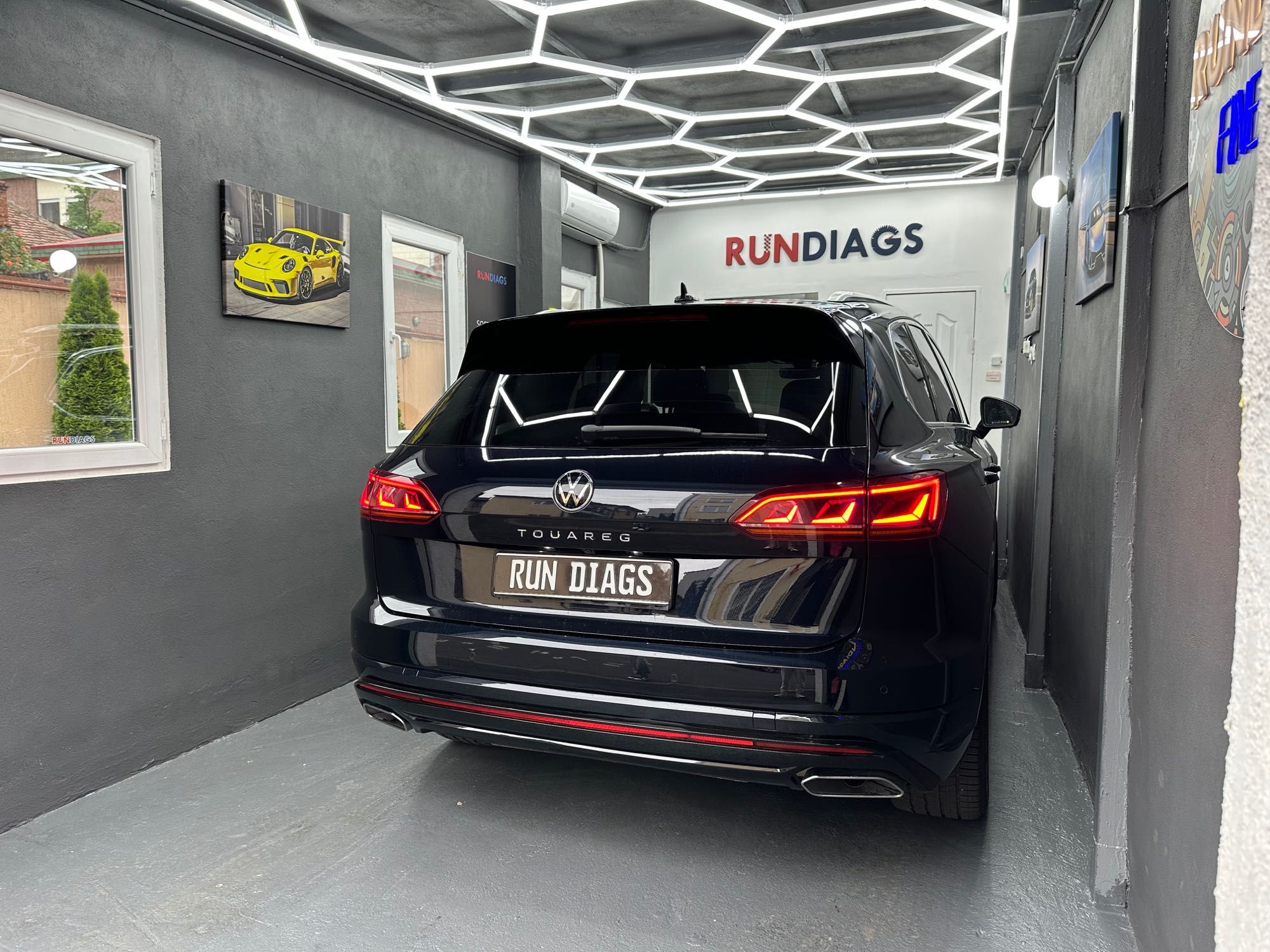 FullScreen Apple CarPlay/Android Auto VW Touareg III (pe tot ecranul)