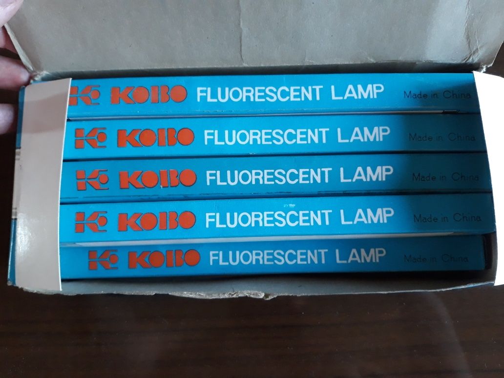 10 флуоресцентни лампи