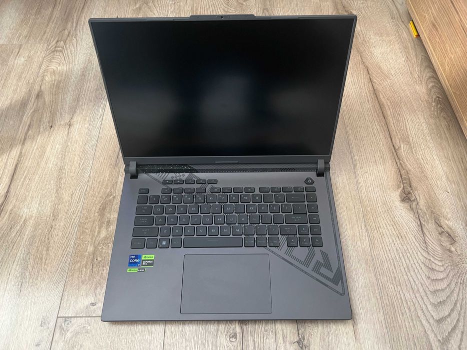 Laptop ASUS ROG Strix G16 G614JI - i9-13980HX / RTX 4070 / 32GB