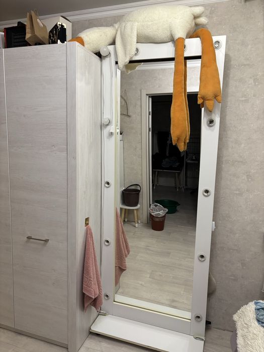 Продам зеркало гримёрное