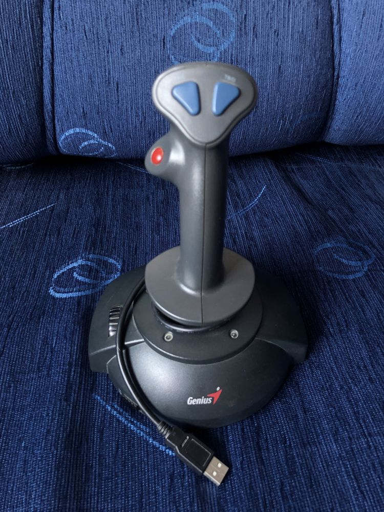 Vând Joystick Genius MaxFighter F-16U