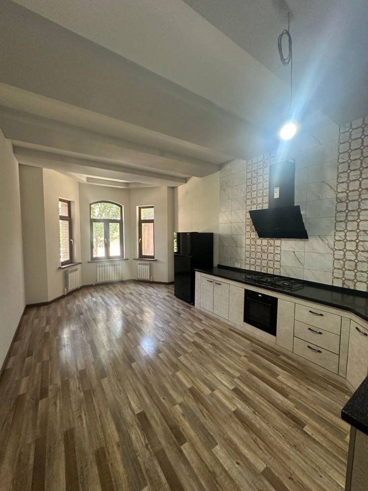Аренда Ботанический сад  Дом 4 сотки