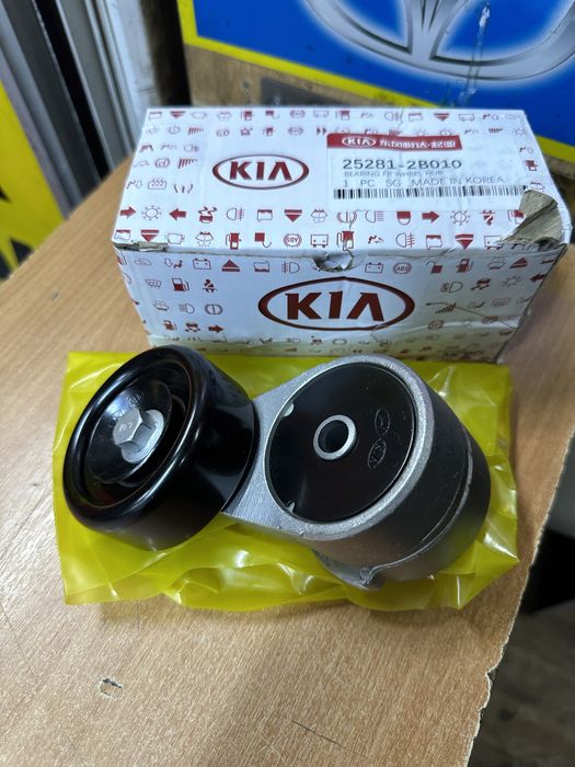 Натяжной ролик на Хундай Акцент Киа Рио