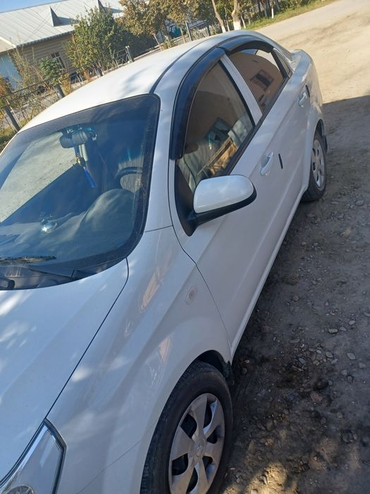 Ravon oq kiraska toza moshina òzimni otimga yuriganiga kiraskasiga jav