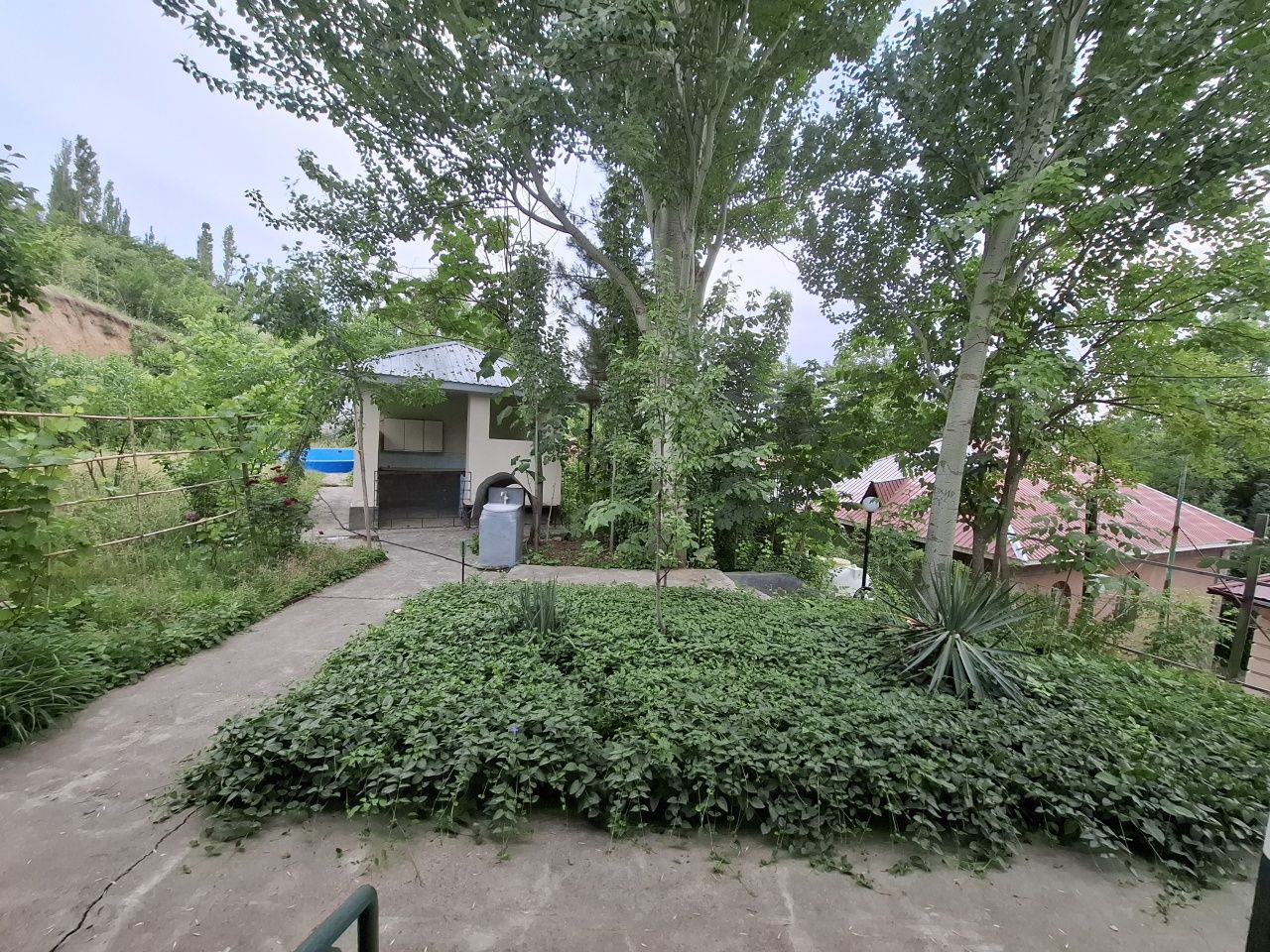 Oqtoshda  tayyor dacha sotiladi