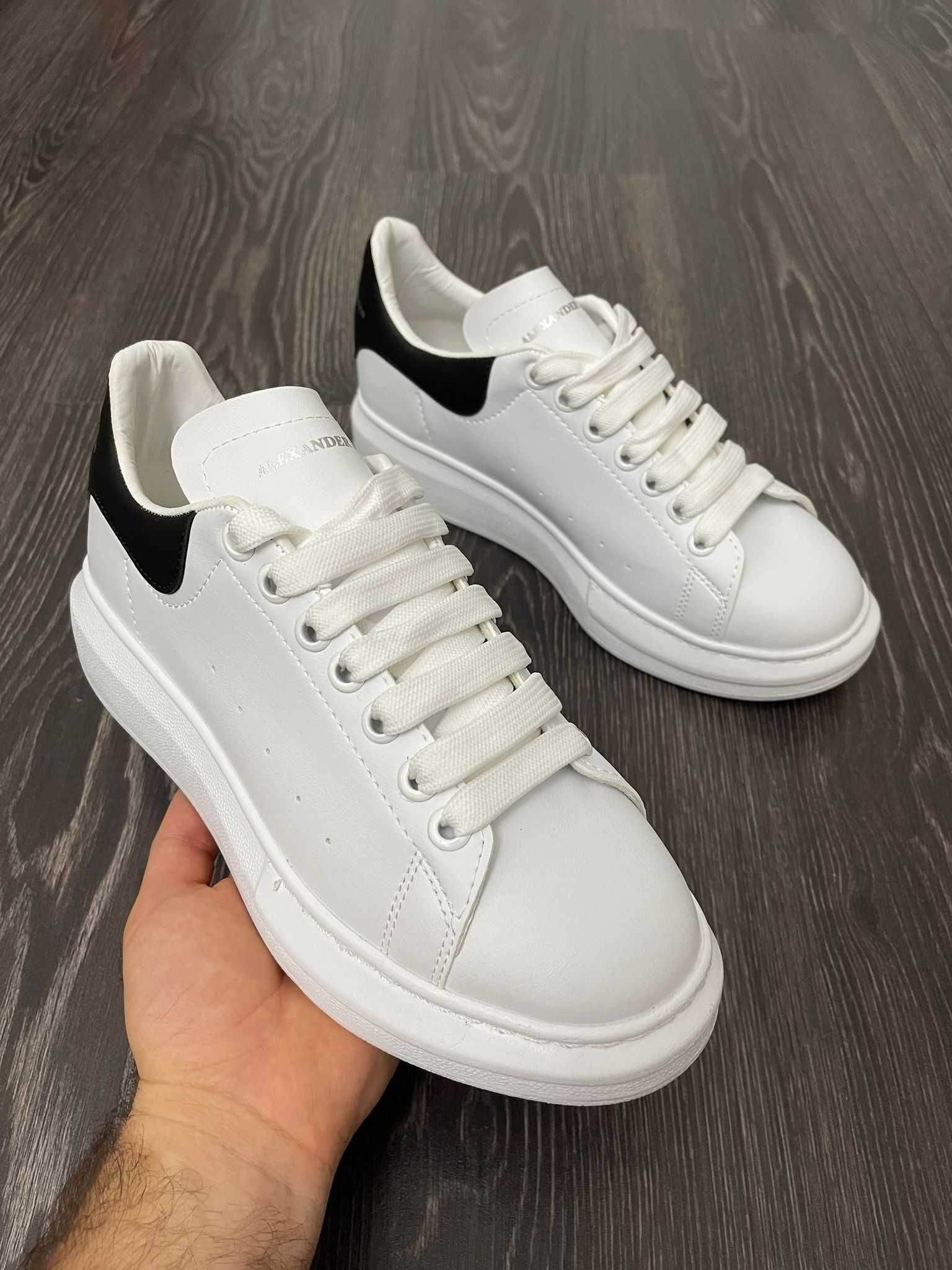 Alexander McQUEEN white