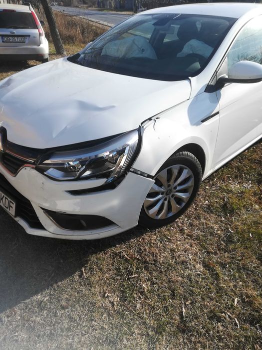 Renault Megane 1.5dci, avariat fata